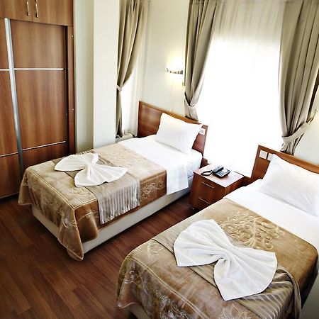 Taksim Palace Hotel Isztambul Szoba fotó