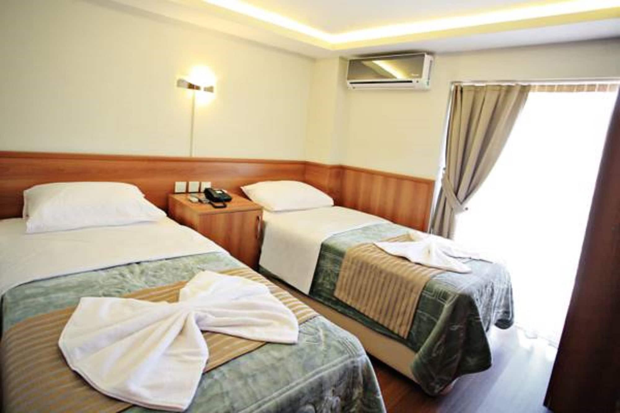 Taksim Palace Hotel Isztambul Kültér fotó