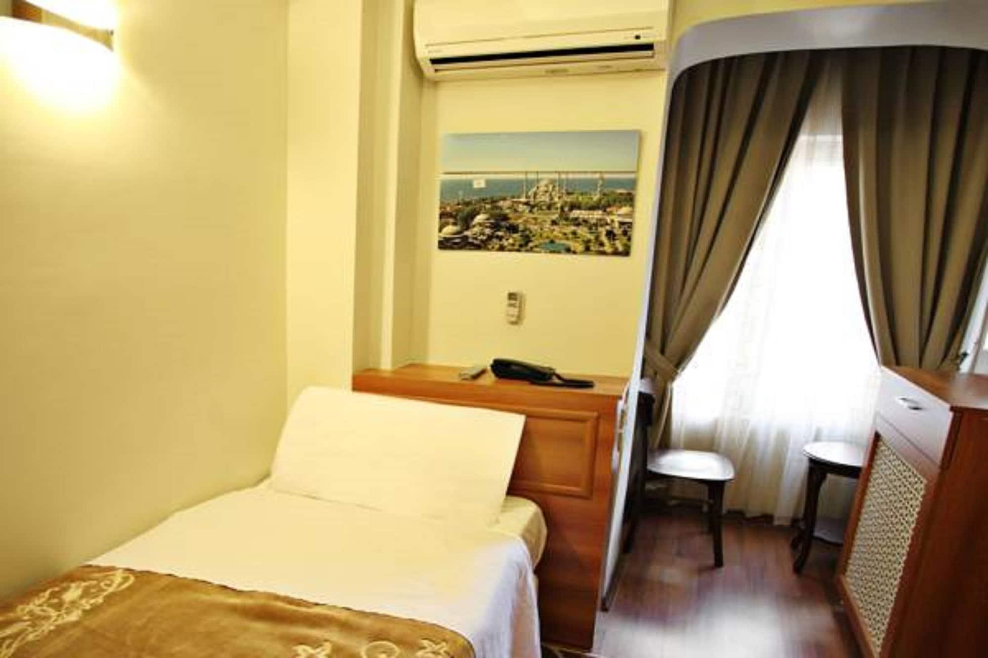Taksim Palace Hotel Isztambul Kültér fotó