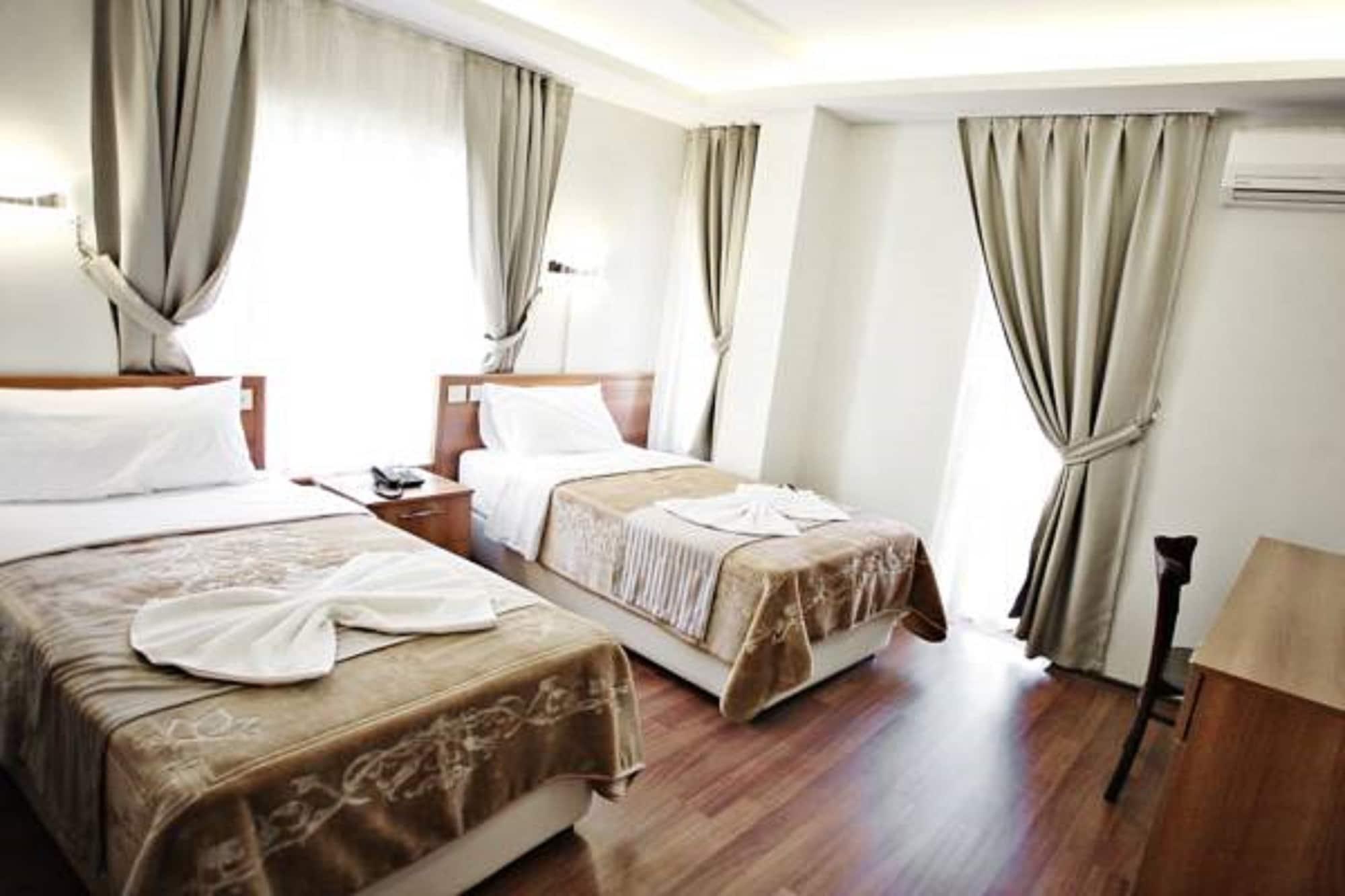 Taksim Palace Hotel Isztambul Kültér fotó