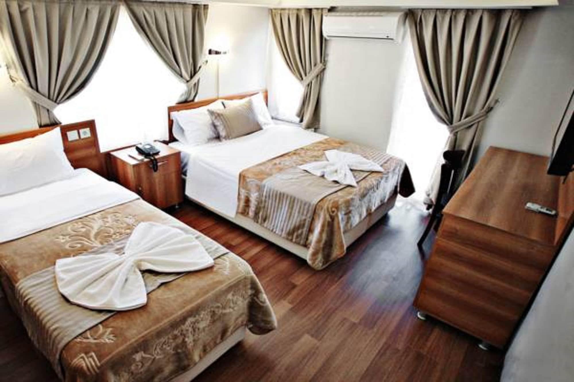 Taksim Palace Hotel Isztambul Kültér fotó