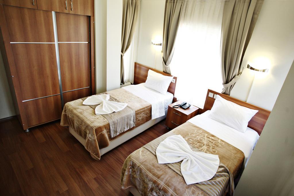 Taksim Palace Hotel Isztambul Szoba fotó